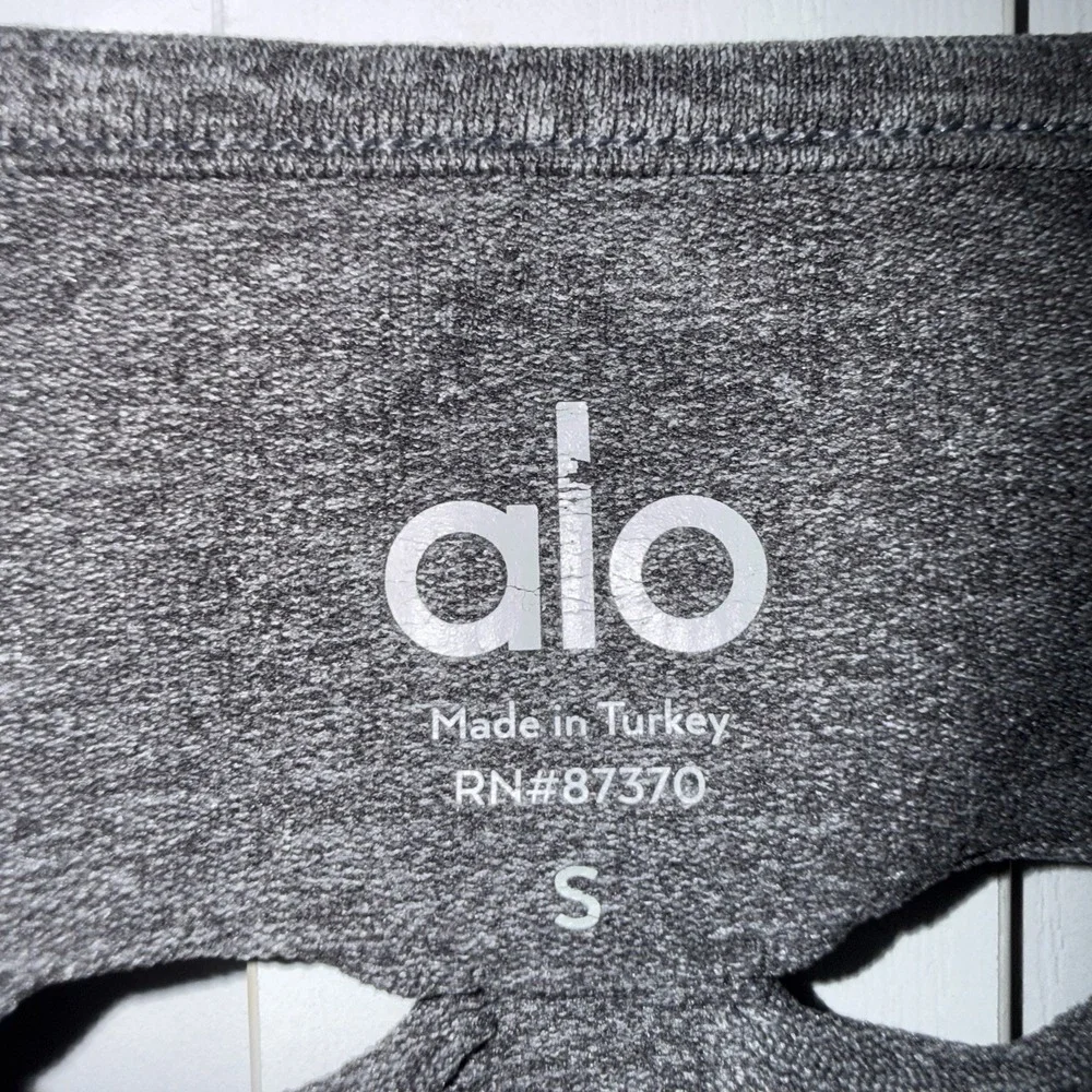 Alo Yoga Wanderer Women's Small Long Sleeve Seamless Top Gray Laser Cut Out